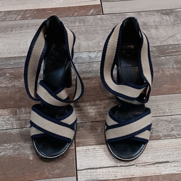 Tory Burch Chic Navy Blue and Cream Clueless Preppy Strappy Heels Size 7 - Picture 2 of 8